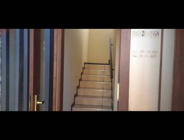 65M² OFFICE TO LET IN KENLEAF